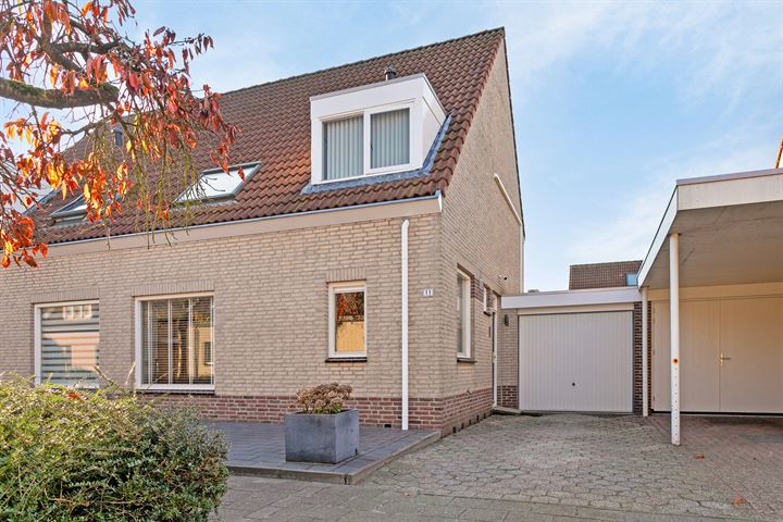 Bekijk foto 1 van IJsselstraat 11