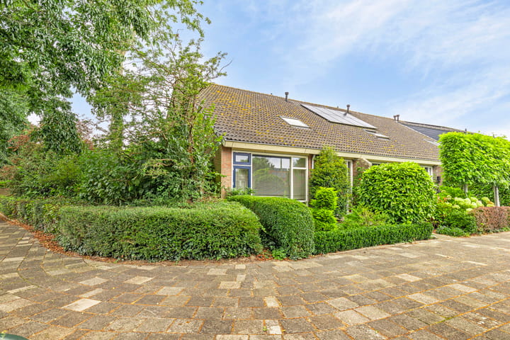 Foto 25 van Van der Waalslaan 1