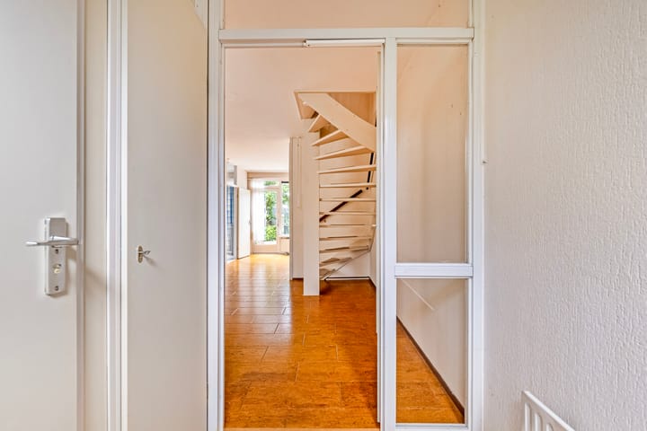 Foto 4 van Van der Waalslaan 1