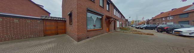 Bekijk 360° foto van Voorzijde van Molenpas 1