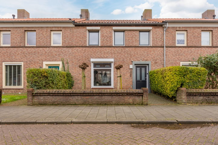 Frater Adrianusstraat 6