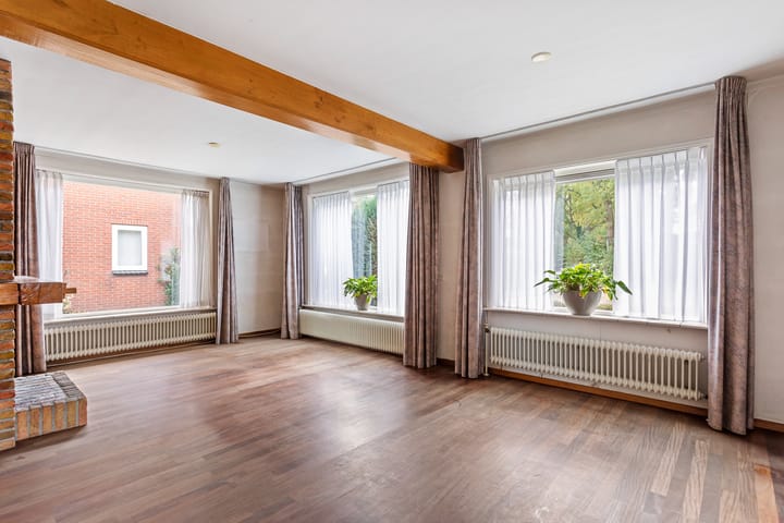 Photo 8 of Irenestraat 1