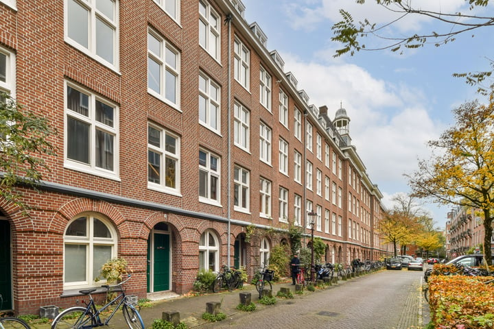 View photo 1 of Van Bossestraat 38-2