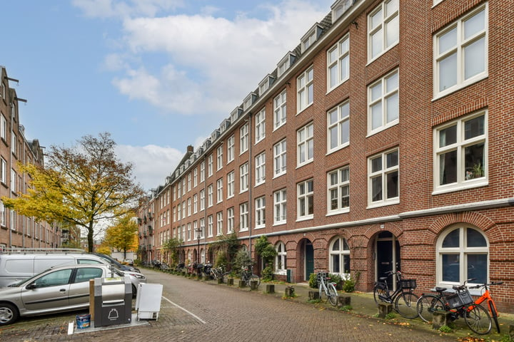 View photo 11 of Van Bossestraat 38-2