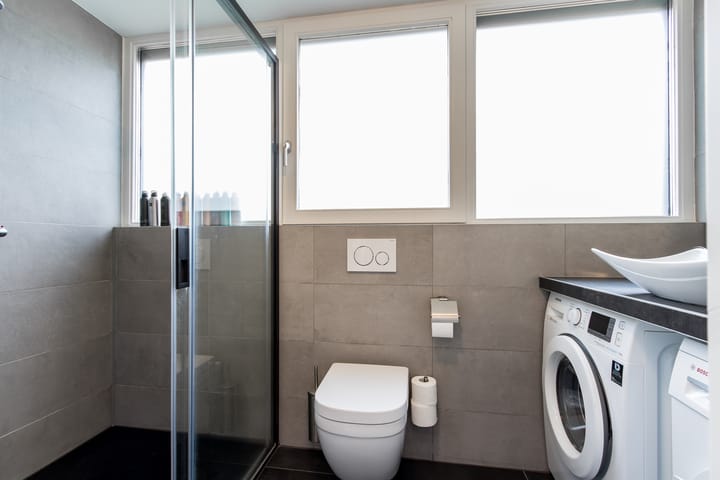 Photo 39 of Hoge Maasdijk 150