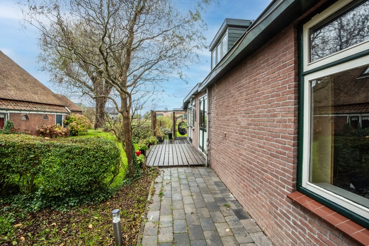 View photo 40 of Middenweg 413