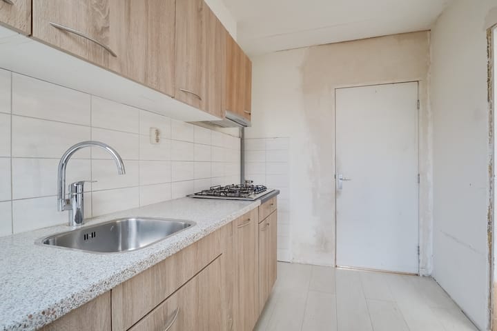 Foto 11 van Van Roozendaalstraat 31