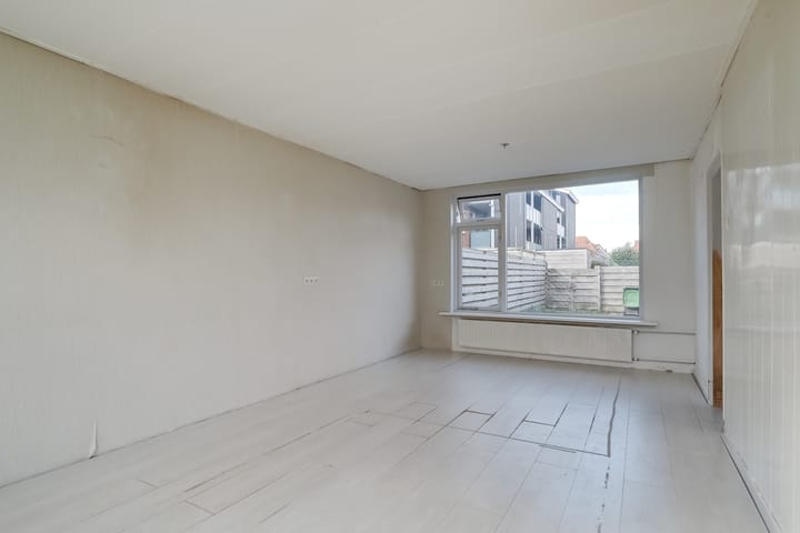 Foto 15 van Van Roozendaalstraat 31