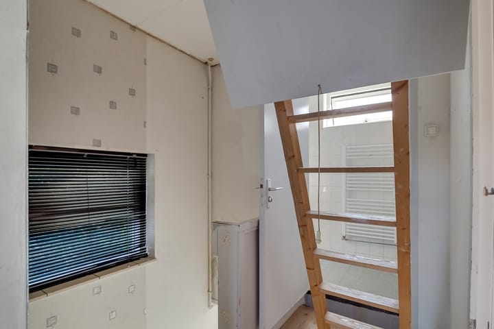 Foto 34 van Van Roozendaalstraat 31