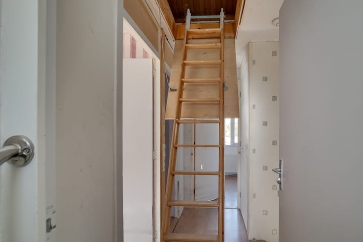 Foto 35 van Van Roozendaalstraat 31