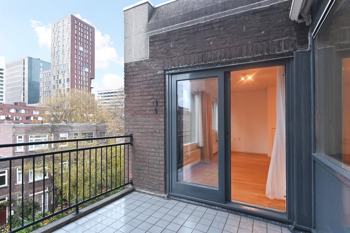 View photo 6 of Koningin Sophiestraat 114