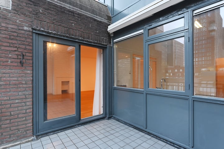 View photo 9 of Koningin Sophiestraat 114