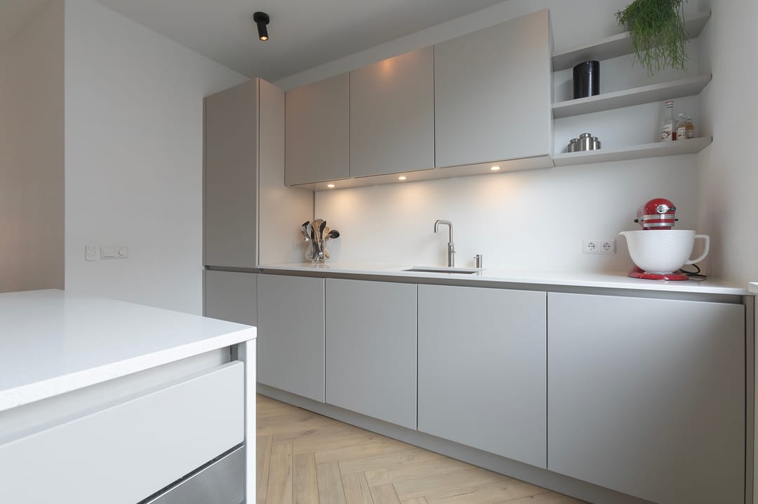 Photo 11 of Riouwstraat 74