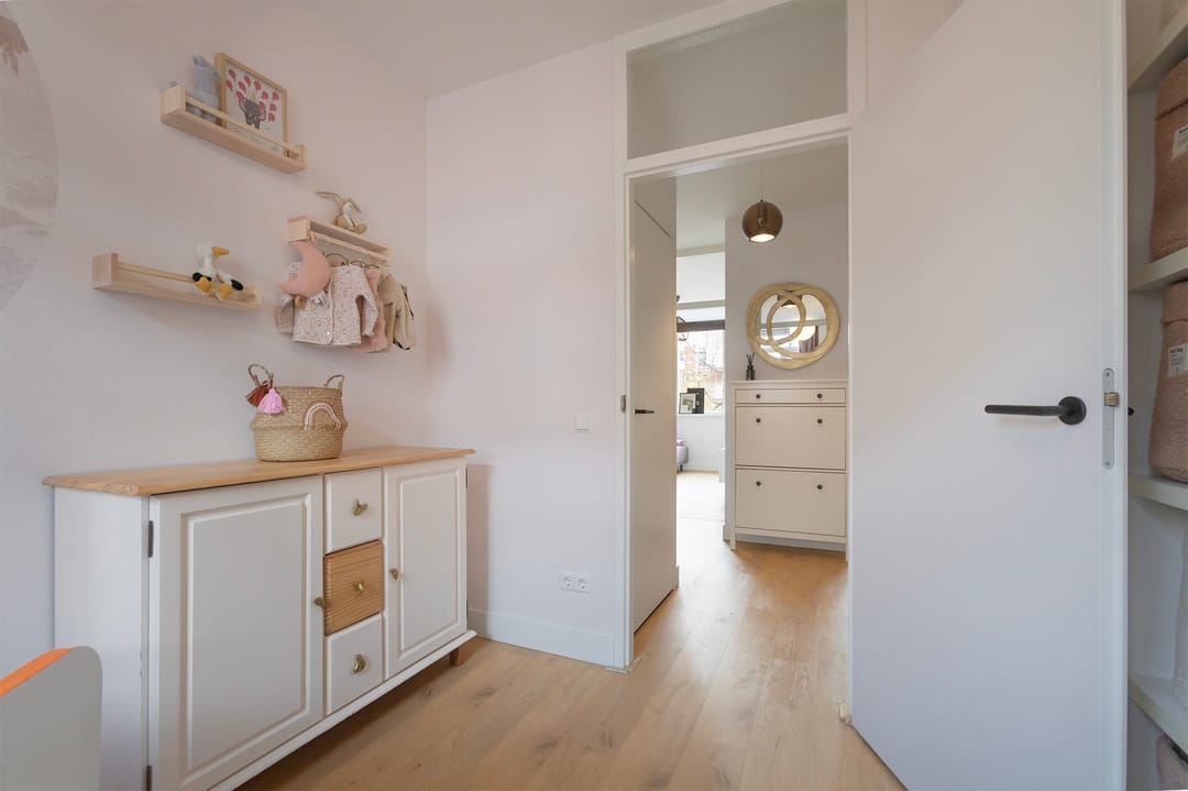 Photo 22 of Riouwstraat 74