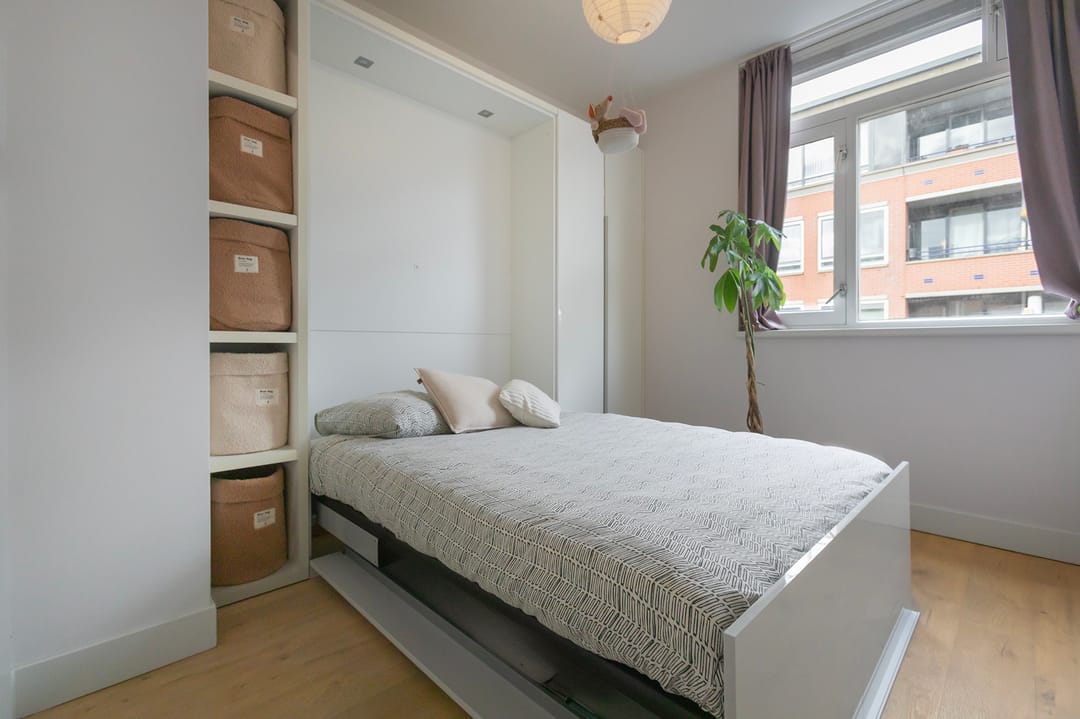 Photo 23 of Riouwstraat 74