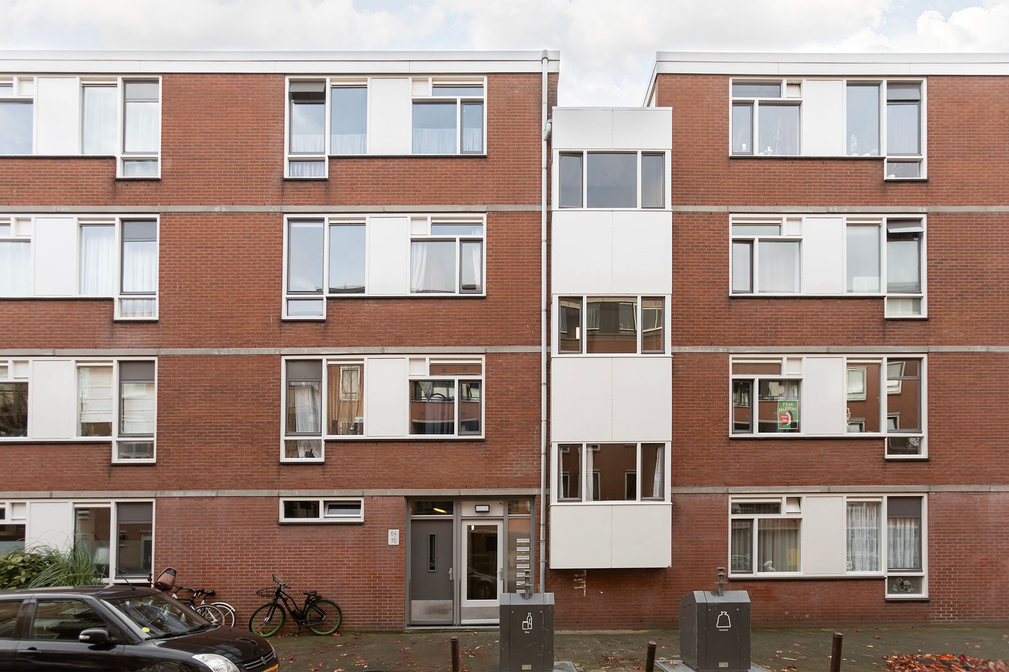 Photo 33 of Riouwstraat 74