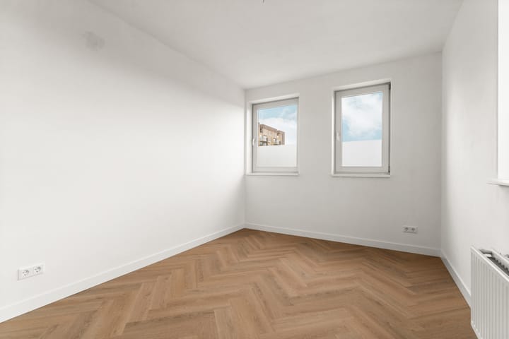 Foto 25 van Kebajastraat 5