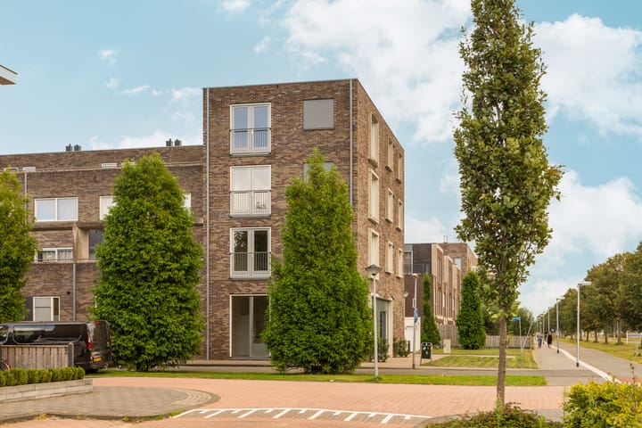 Foto 48 van Kebajastraat 5