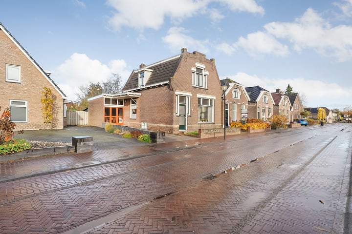 View photo 2 of Westerstraat 44