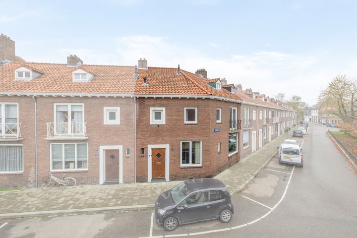 View photo 1 of Burgemeester Conraetzstraat 9