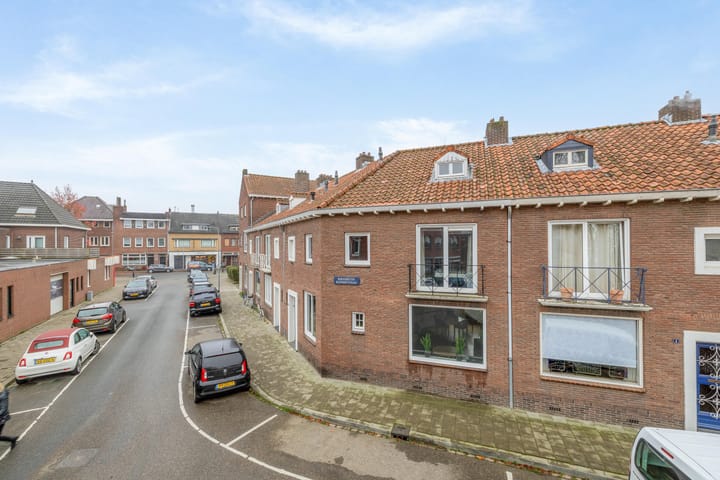 Foto 33 van Burgemeester Conraetzstraat 9