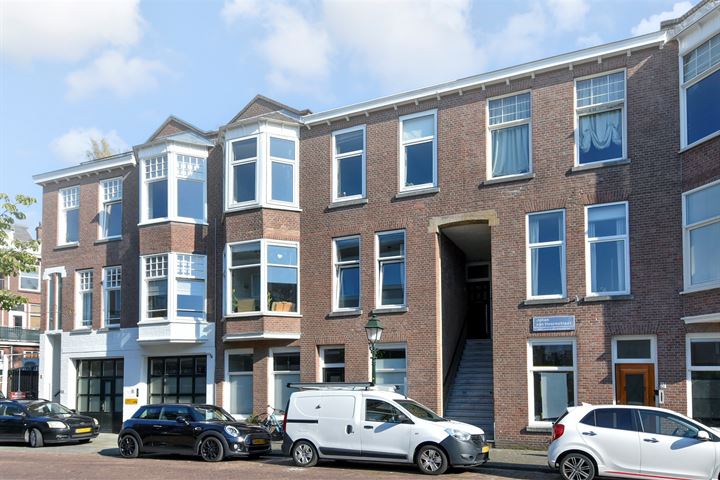 View photo 1 of Johan van Hoornstraat 33