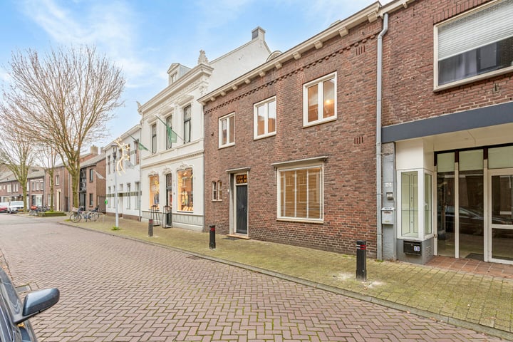 Bekijk foto 2 van Patersstraat 12