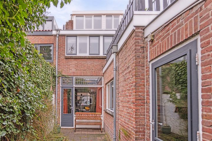 Bekijk foto 35 van Goudenregenstraat 6