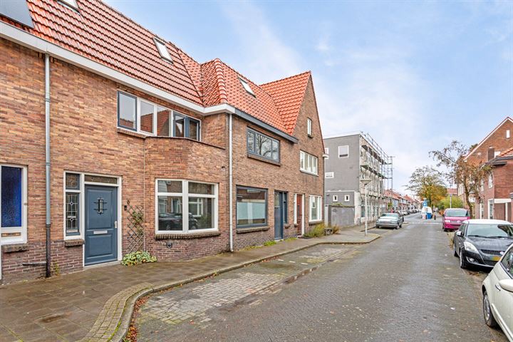 View photo 40 of Goudenregenstraat 6