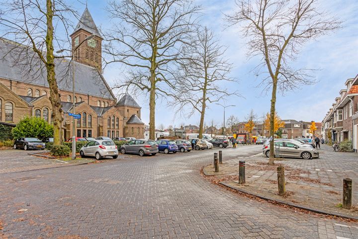 Bekijk foto 41 van Goudenregenstraat 6