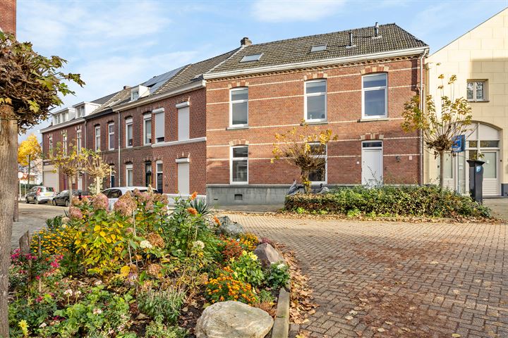 Bekijk foto 3 van Ernst Casimirstraat 7