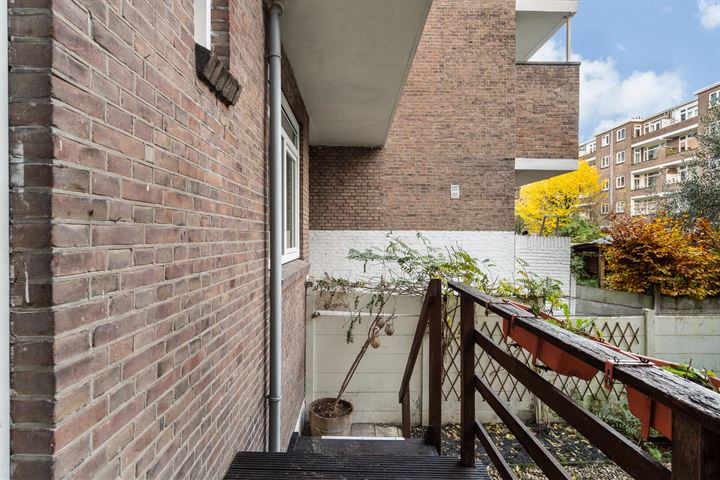 View photo 42 of Van der Meydestraat 28-A