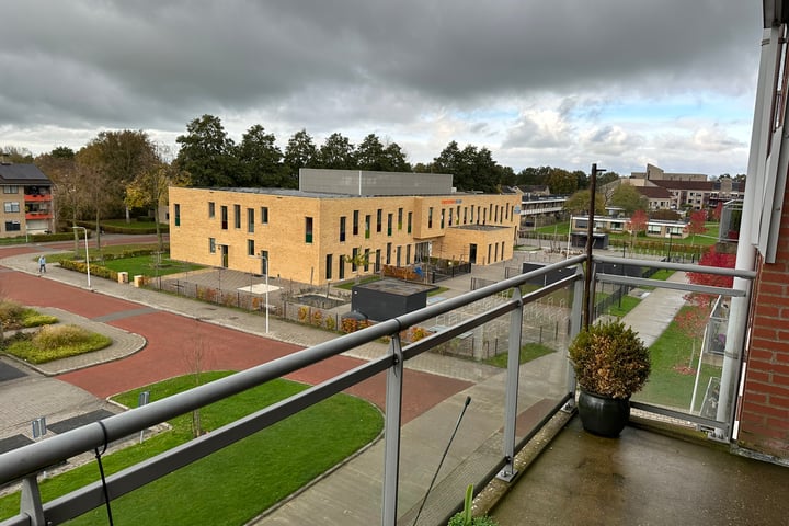 Bekijk foto 36 van Willem Lodewijkstraat 71