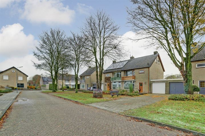 View photo 41 of Emmastraat 6