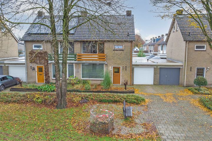 View photo 43 of Emmastraat 6