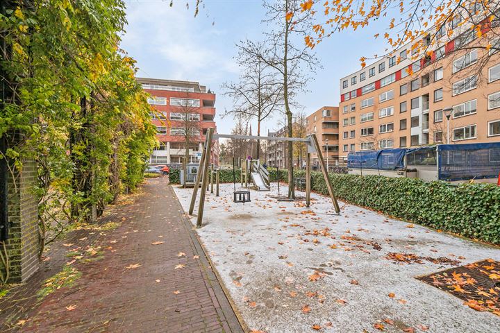 View photo 40 of Hartingstraat 242