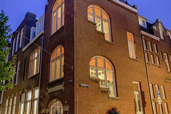 Bekijk foto 32 van Ten Katestraat 8-H