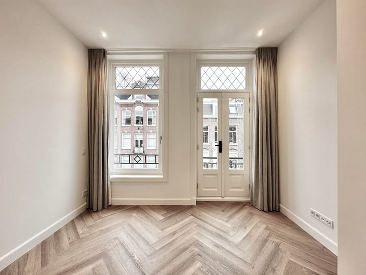 Photo 12 of Eerste Helmersstraat 217-H