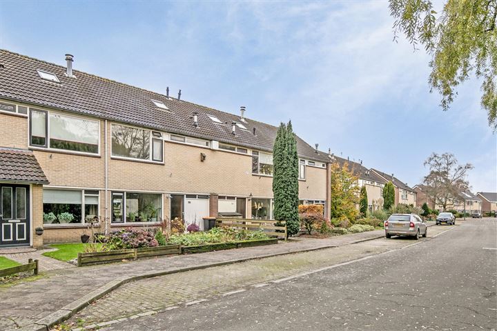 Bekijk foto 2 van Van Oldenbarneveltstraat 70