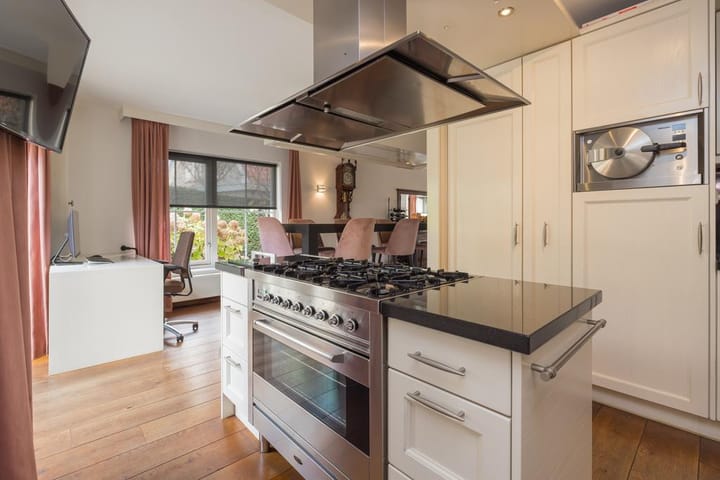 Photo 16 of Valkenburgerweg 76