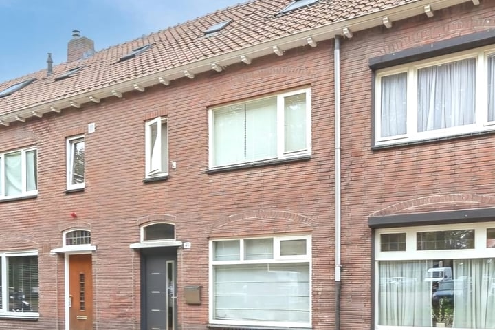 Bekijk foto 1 van Melis Stokestraat 47