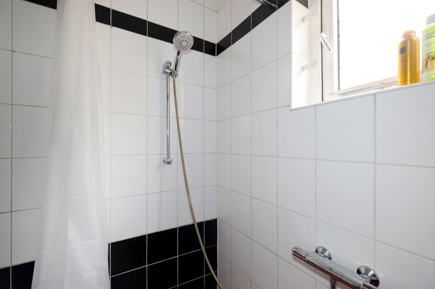 Foto 34 van Pop Dijkemaweg 36