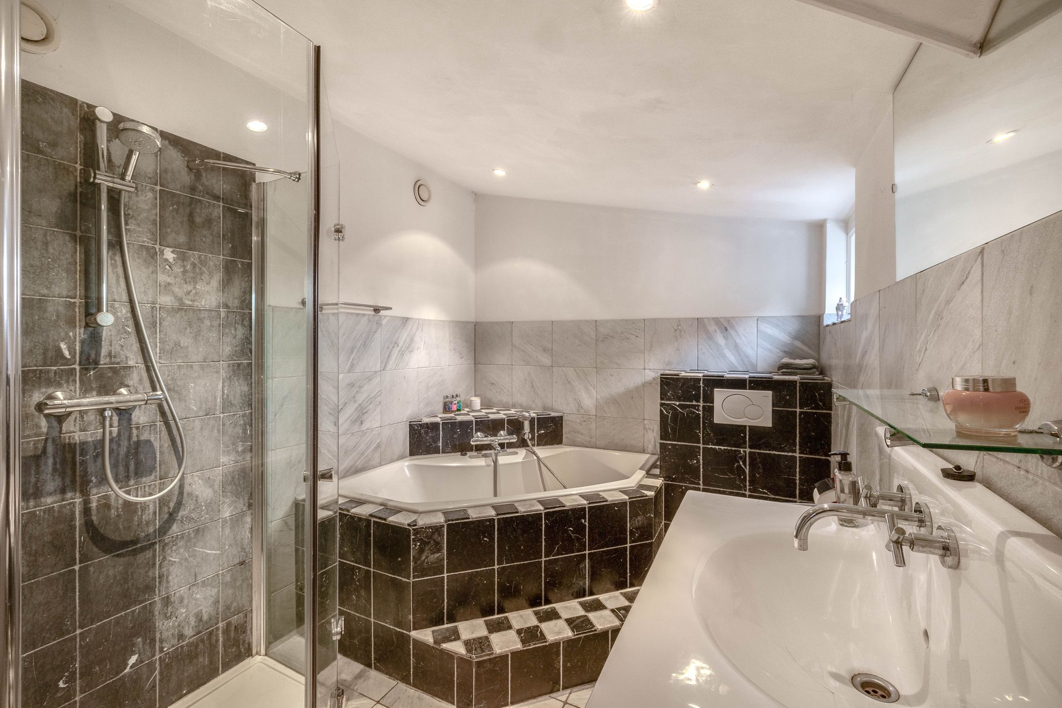 Foto 27 van Carmelietenstraat 16