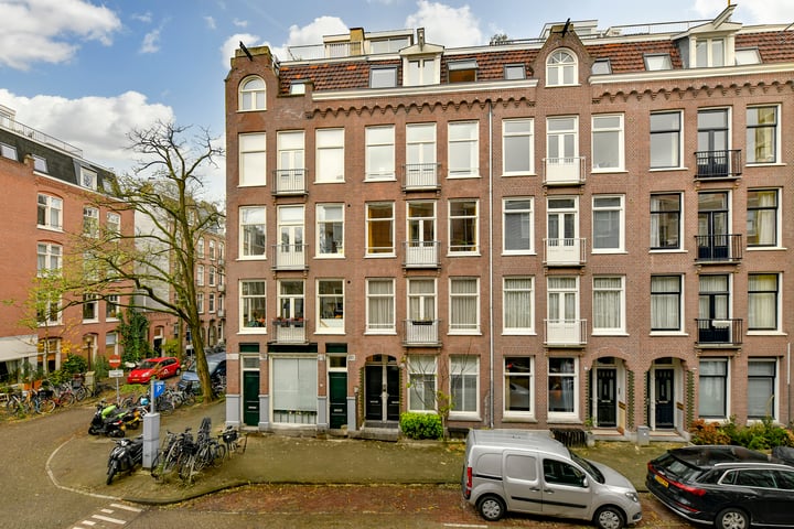 Bekijk foto 1 van Rhijnvis Feithstraat 14-3