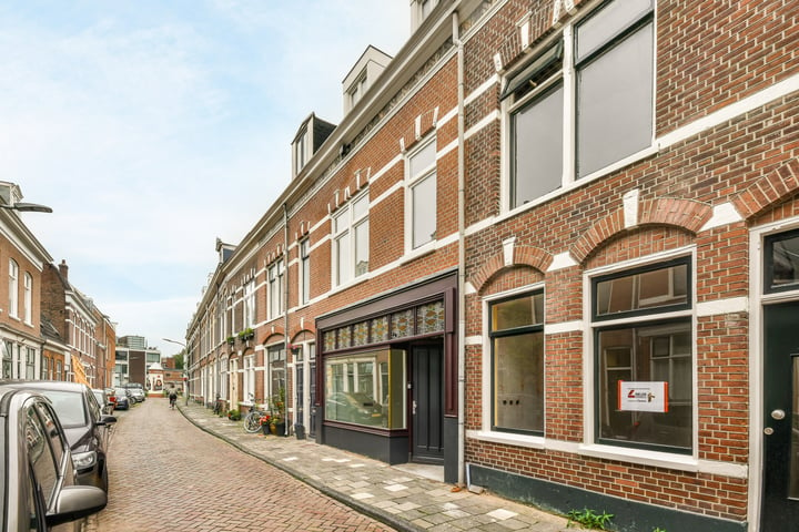 Bekijk foto 2 van Kamperstraat 15