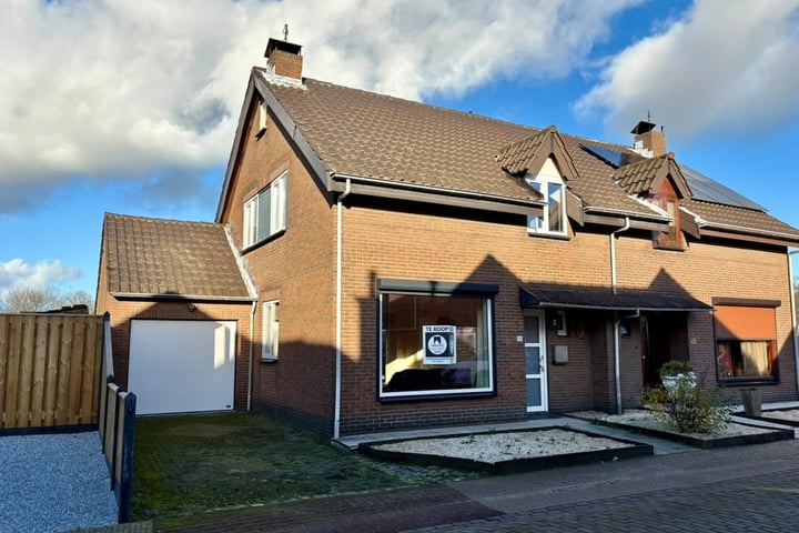 View photo 1 of Kerkstraat 26