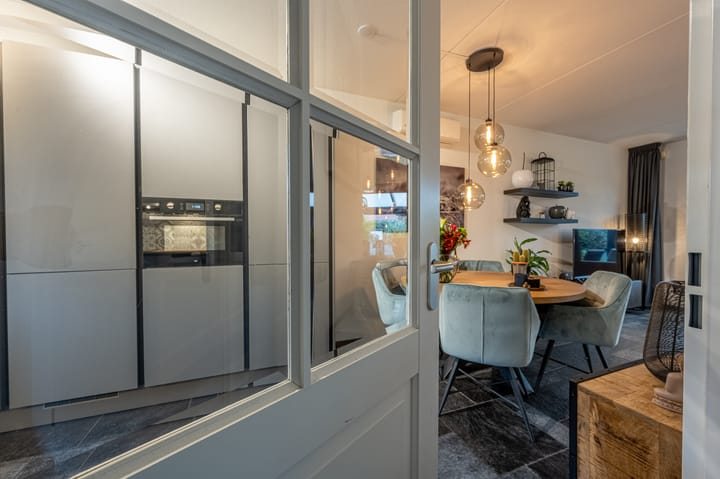 Foto 12 van Rozenhout 6