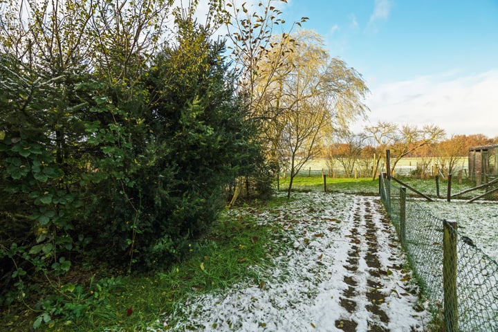 View photo 37 of Hoofdweg 185