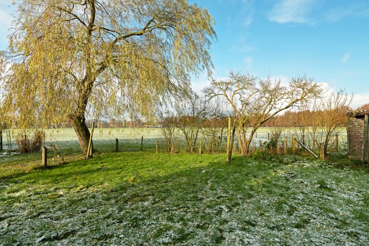 View photo 39 of Hoofdweg 185