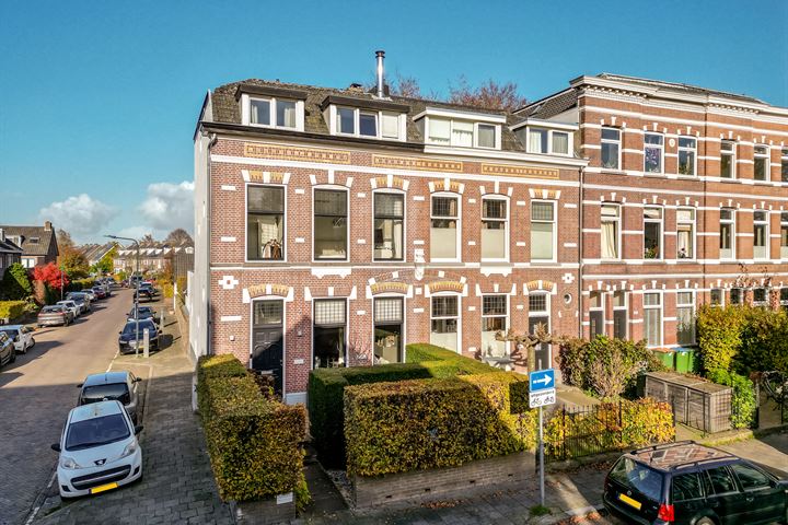 View photo 1 of Dillenburgstraat 83